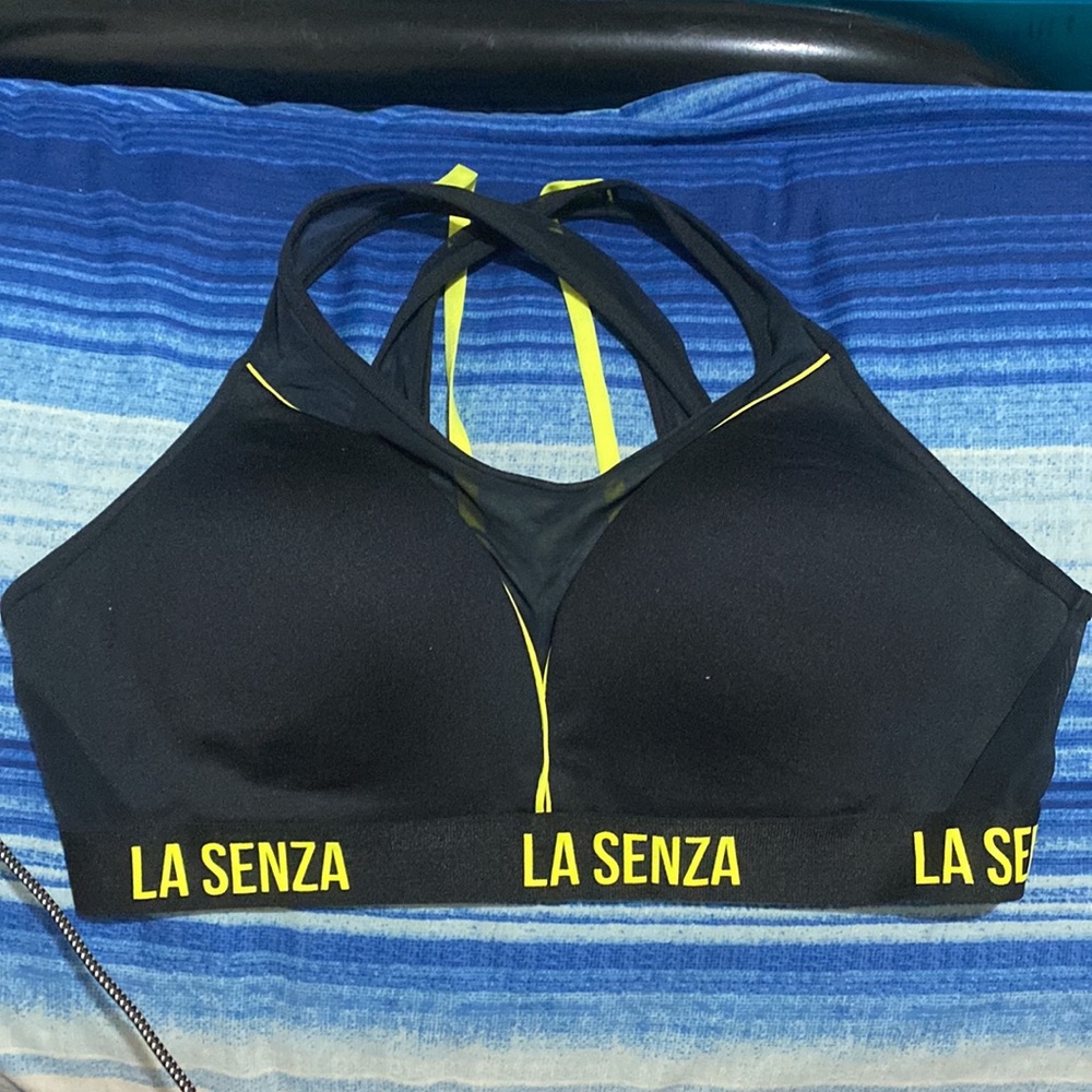 La senza strappy mesh push up sport bra *never worn*